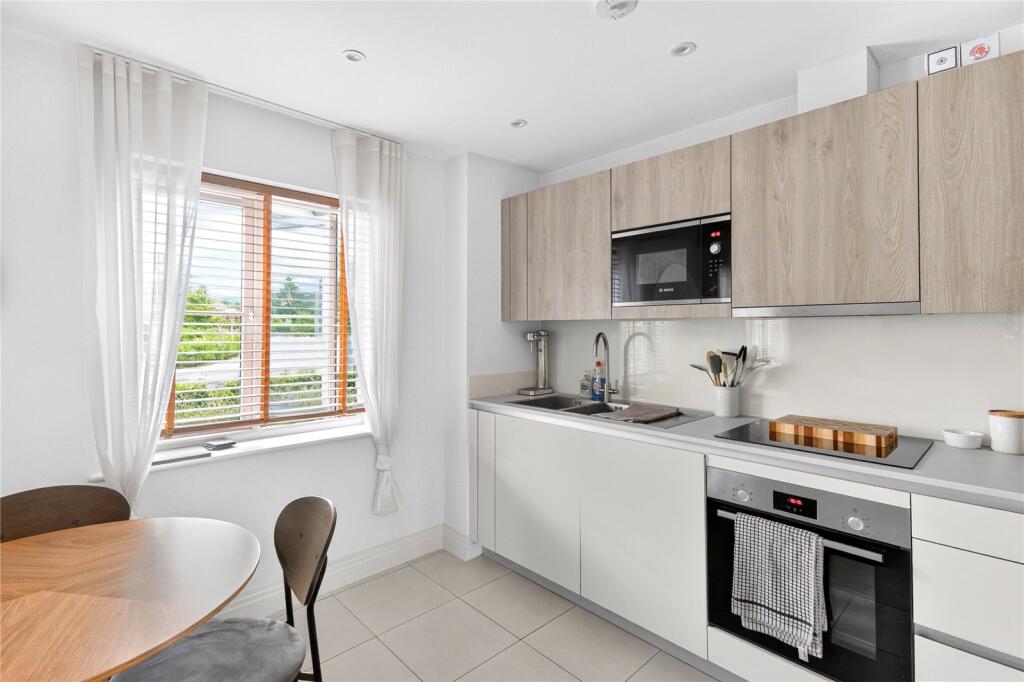 Apartment in Berkshire, Warfield - View 5