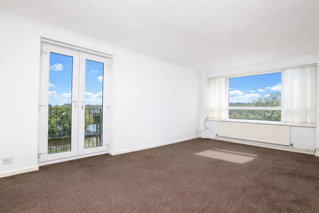 Apartment in Darwen, Sough - View 2