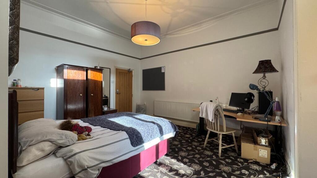 6 bedroom terraced house for rent