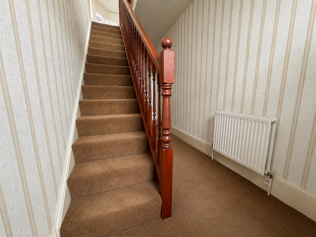 13 Chapel Lane, Blisworth, Northampton photo 2