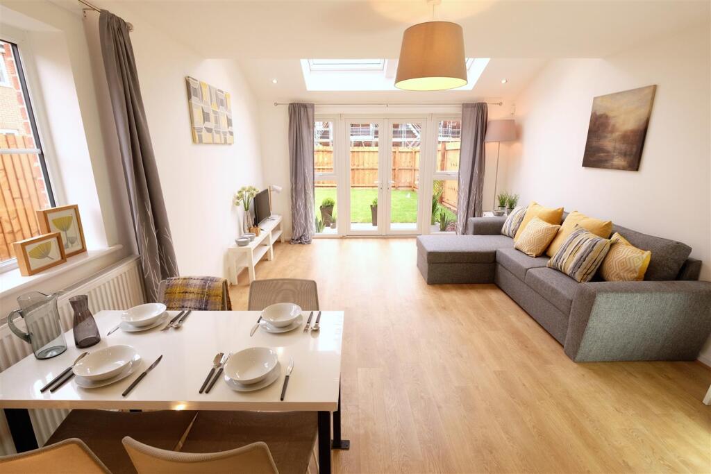 House in Oldham - View 3