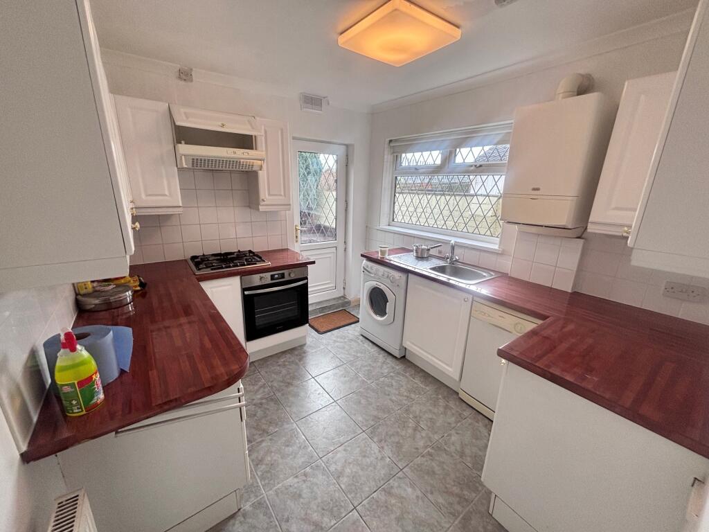 House in Hull - View 4