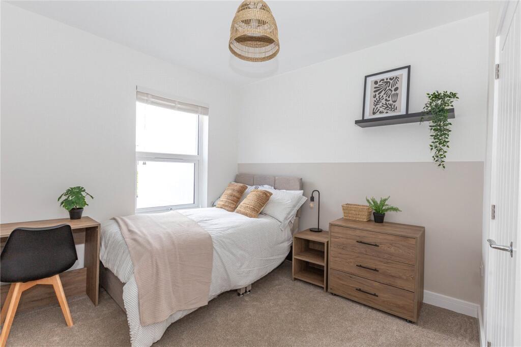 6 bedroom terraced house for rent
