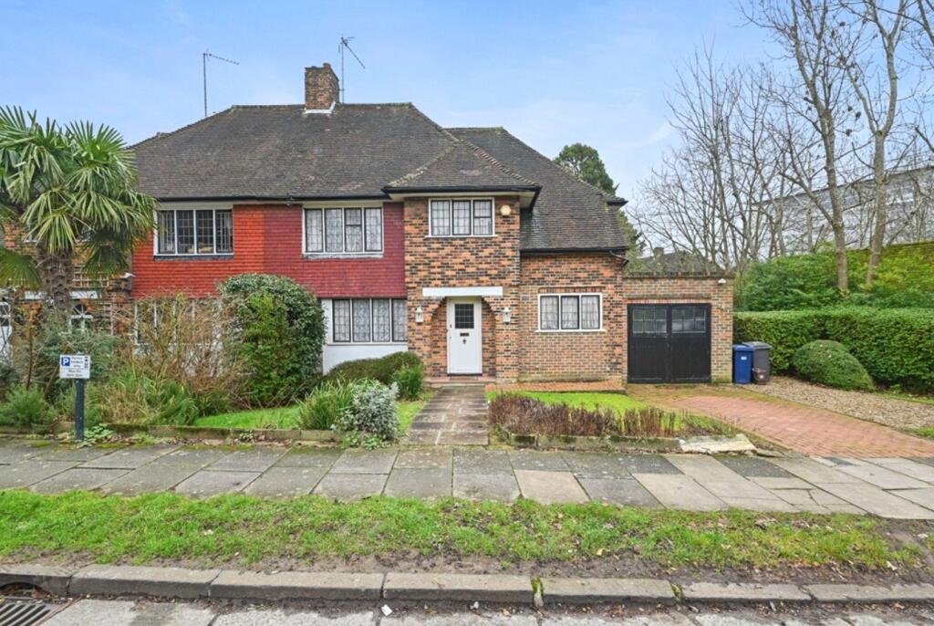 Main image of property: Greenhalgh Walk, London, N2