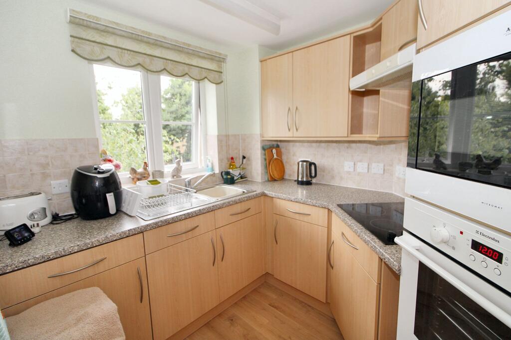 Apartment in Hemel Hempstead, Hazlemere - View 2