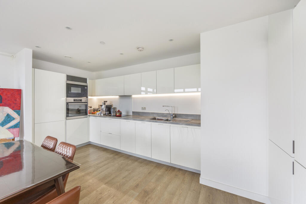 Apartment in London, Lansbury Square, Poplar - View 2