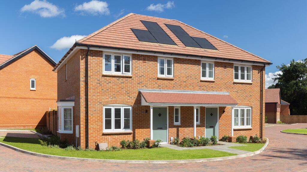 Main image of property: Knightwood Chase,
Fordingbridge, 
SP6 1JW
