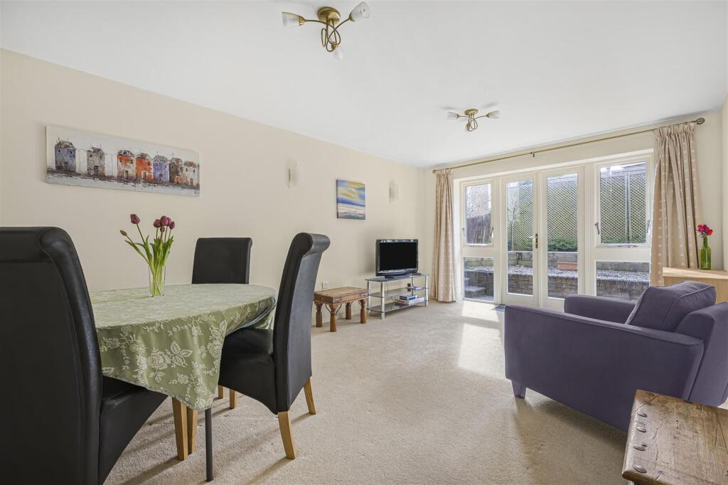 House in Gloucester - View 2