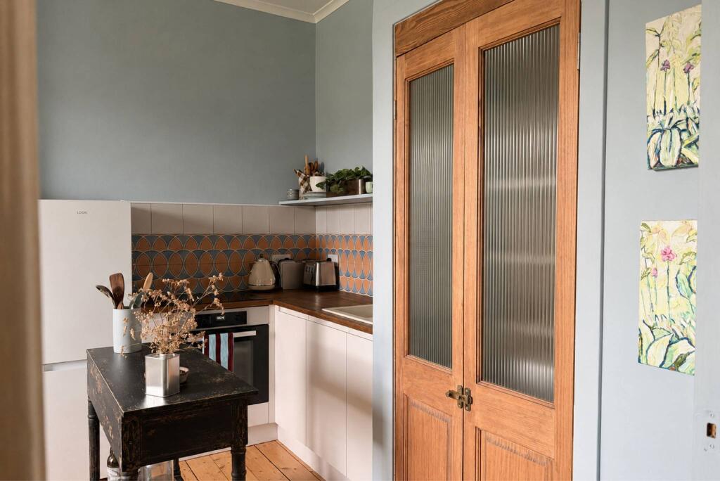 Apartment in Edinburgh, Leith Central - View 5