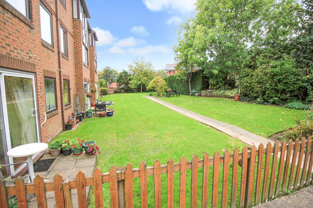 Main image of property: 45 Shaftesbury Avenue, Portswood, SO17