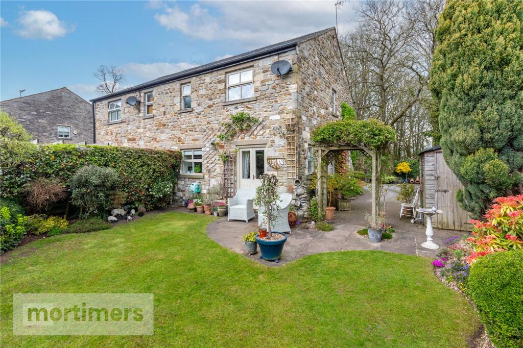 Ribblesdale Court, Gisburn, Clitheroe, Lancashire, BB7 - View 2