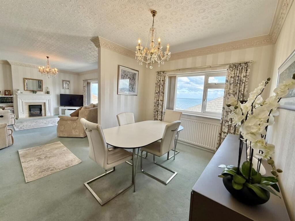 Apartment in Llandudno, Rhos-on-Sea - More
