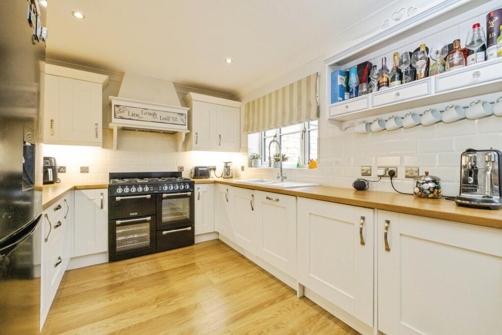 House in North Kesteven, Navenby - View 4