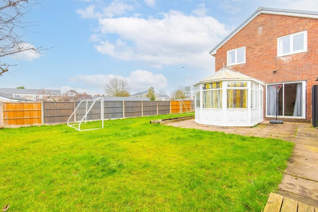 4-bed detached on Sumpter Croft , Penwortham, £255,000