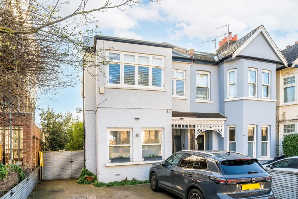 Main image of property: Oxford Road South, Chiswick