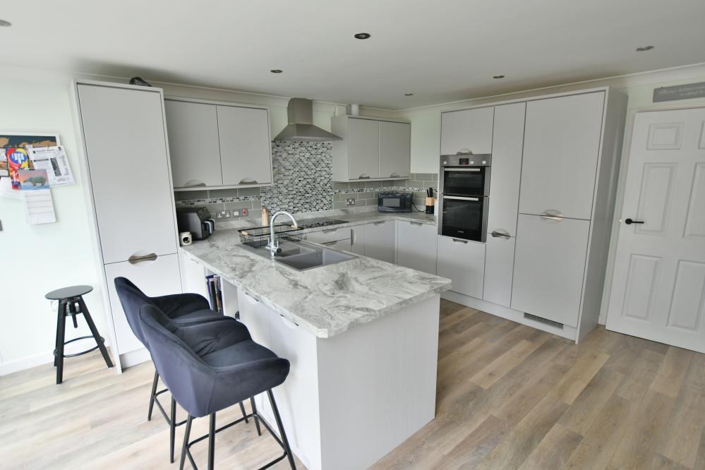 Whitby Crescent, Broadstone, BH18 8HX photo 5