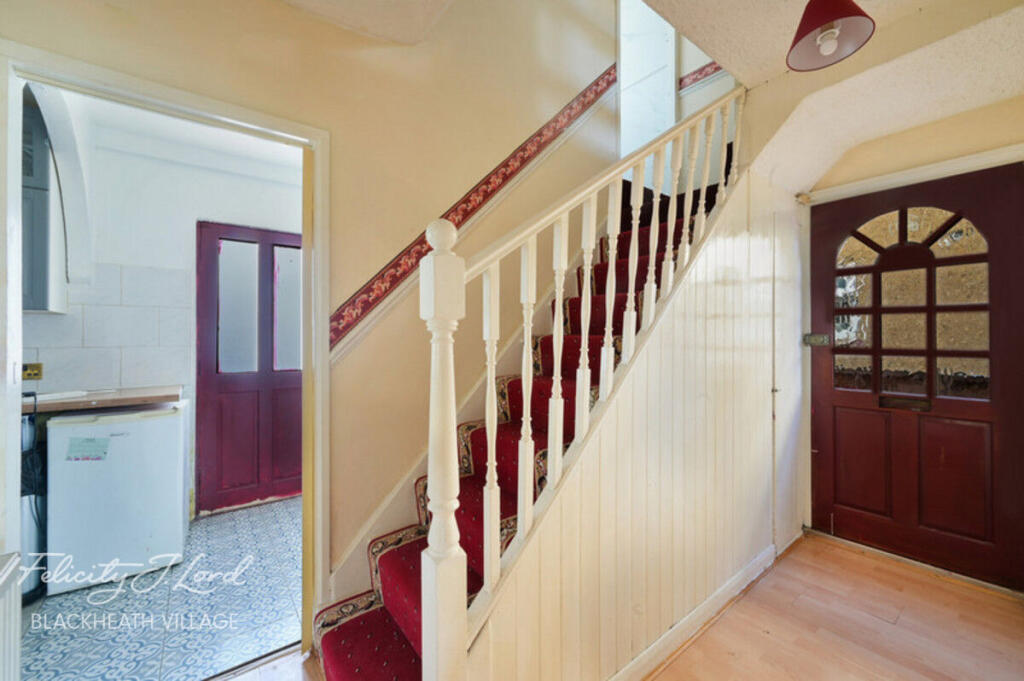 House in London, Kidbrooke Village, Kidbrooke - More