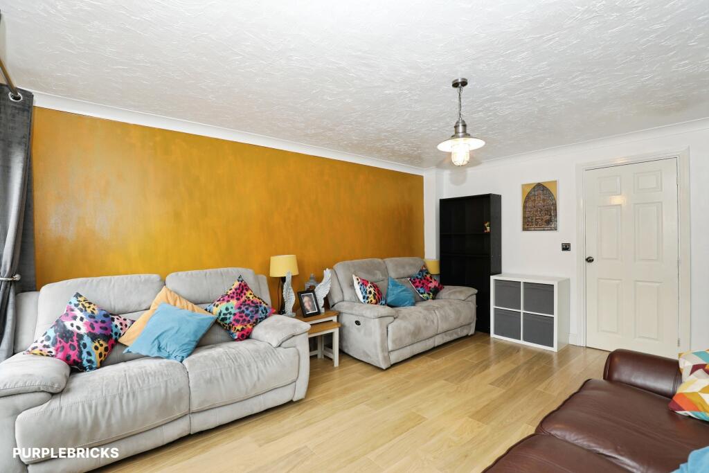 House in Stoke-on-Trent - View 4