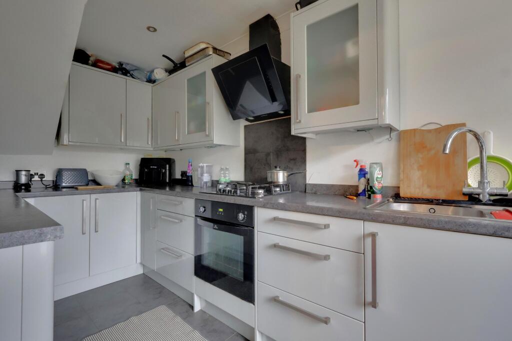 Timsbury Crescent, Bedhampton, Havant photo 4