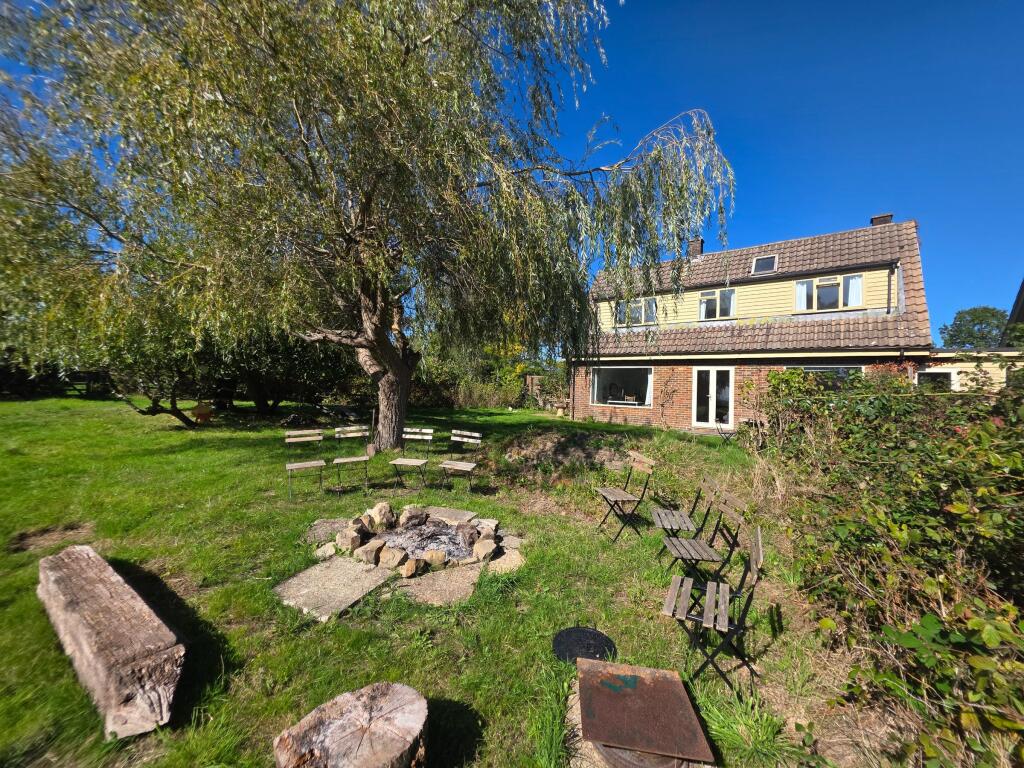 House in East Grinstead, West Hoathly - View 5