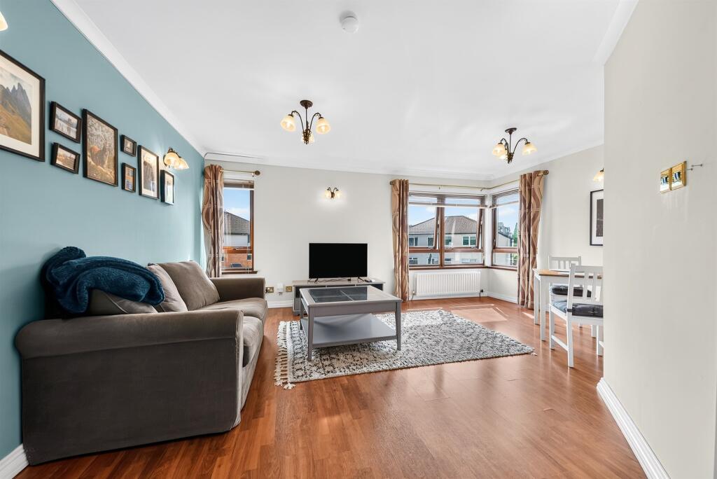 Apartment in Glasgow, South Lanarkshire - View 2