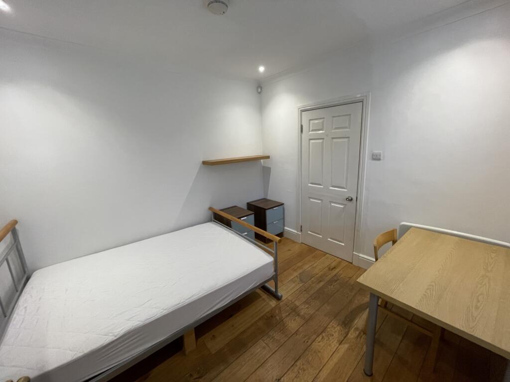 House in Newcastle upon Tyne, Grainger Town - More