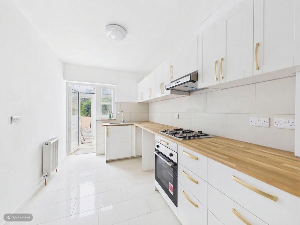 South Farm Road, Worthing, BN14