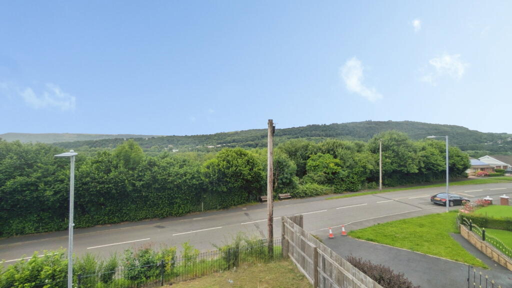 Cecil Griffiths Close, Tonna, Neath, SA11 3FF photo 4