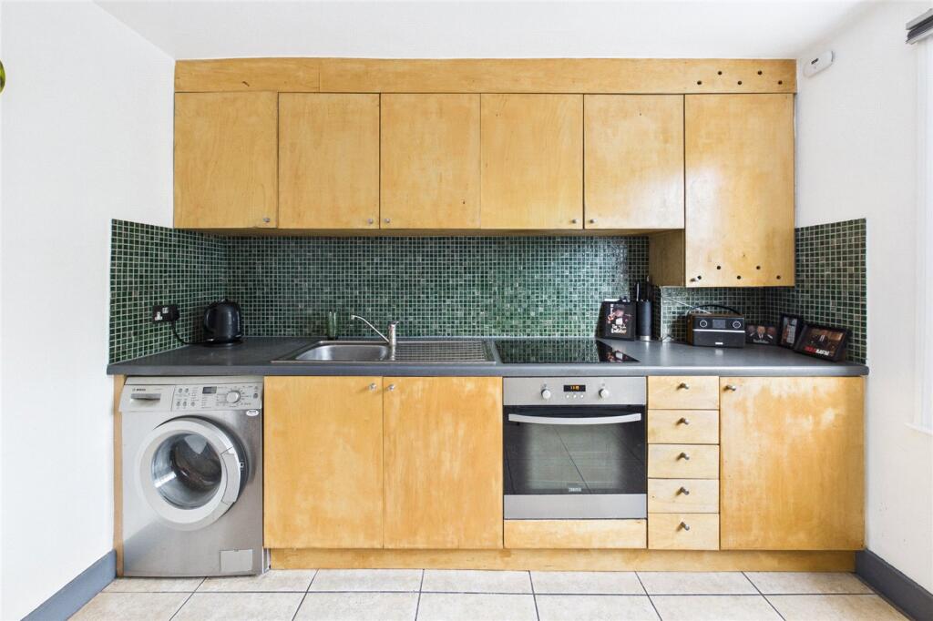 Apartment in London - More