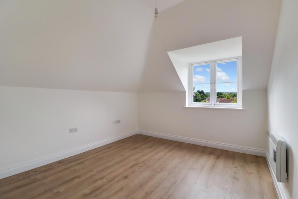 15 School Meadow, Guildford - View 5