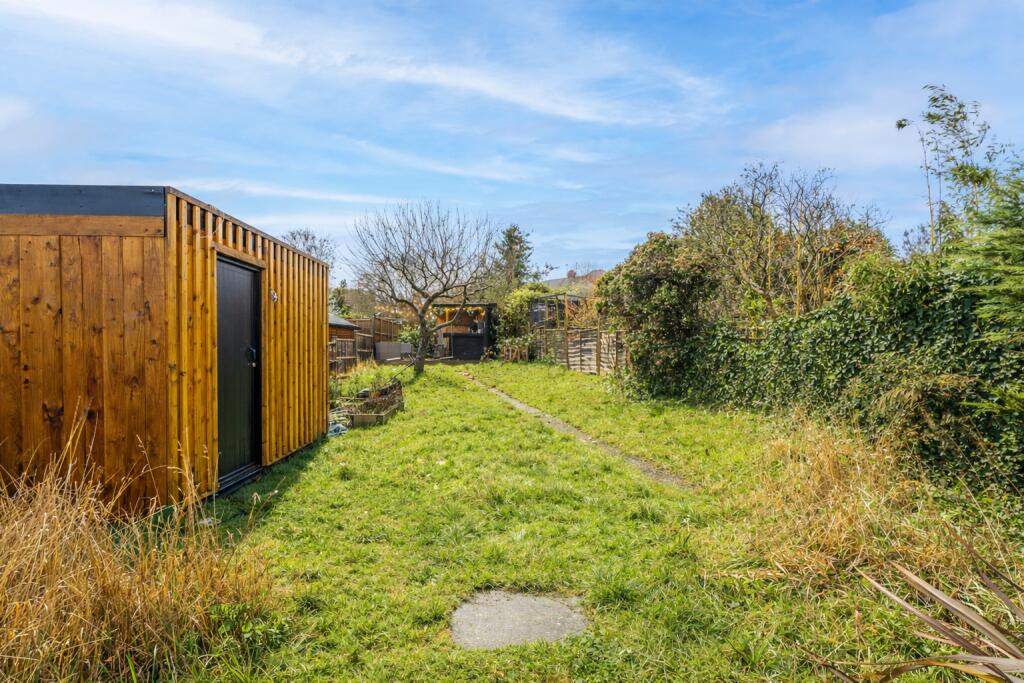 Additional image 4 of Castle Rise, Wheathampstead, St. Albans, Hertfordshire, AL4