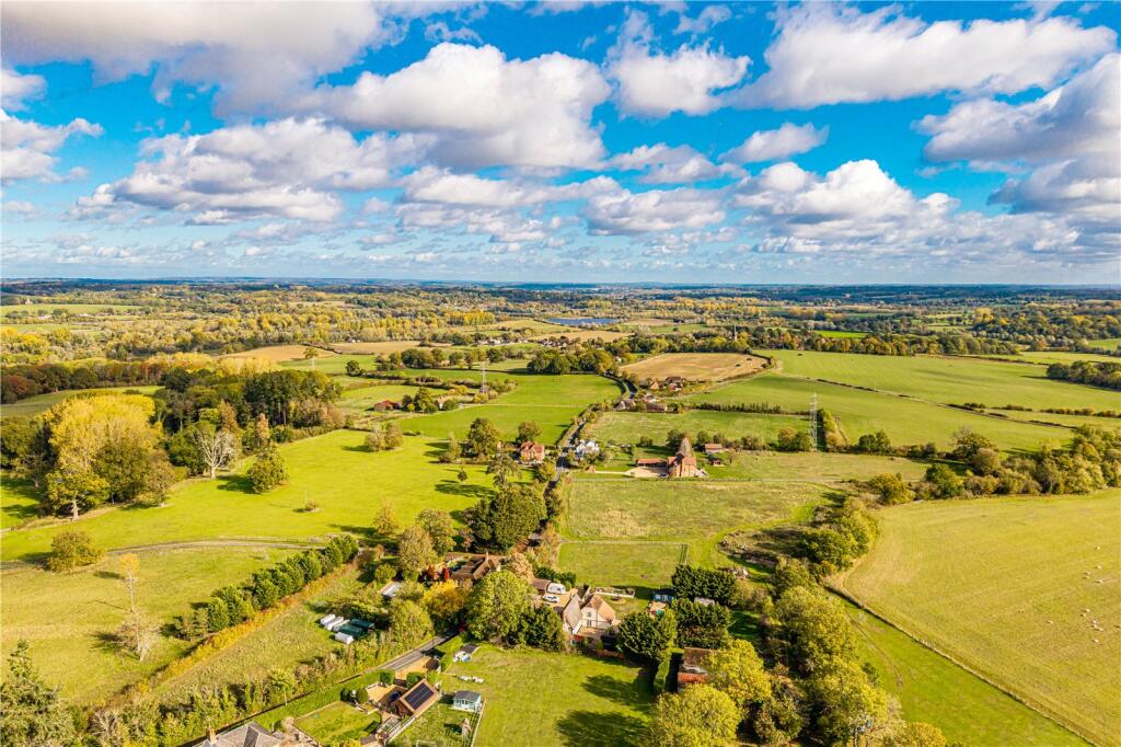 Crookham Common Road, Brimpton, Reading, Berkshire, RG7 photo 3
