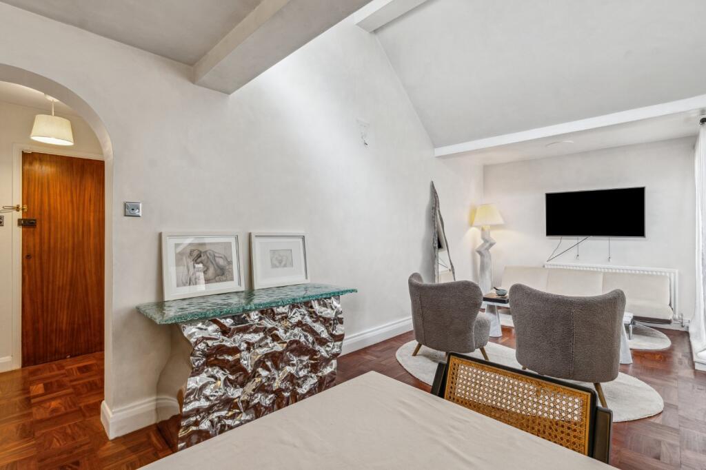 Main image of property: Windsor Court,
20 Frogmore, SW18