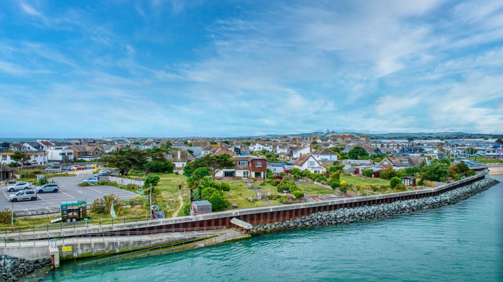 2-bed semi-detached on Fort Haven, Shoreham by Sea, £750,000