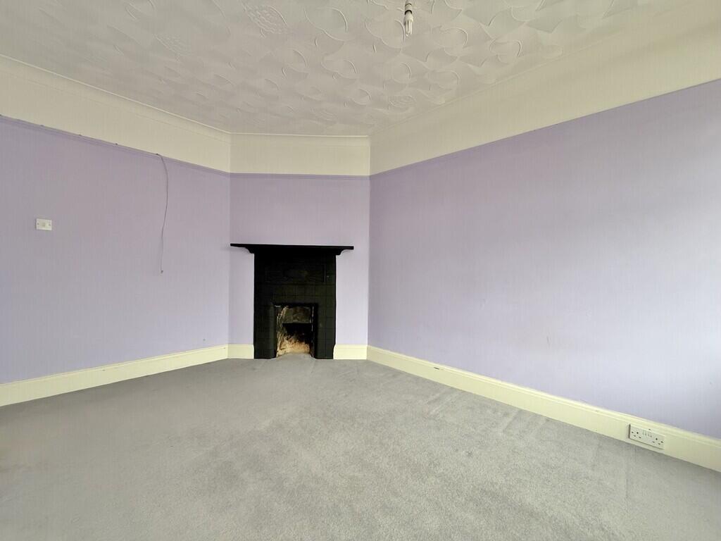 House in Portsmouth - More