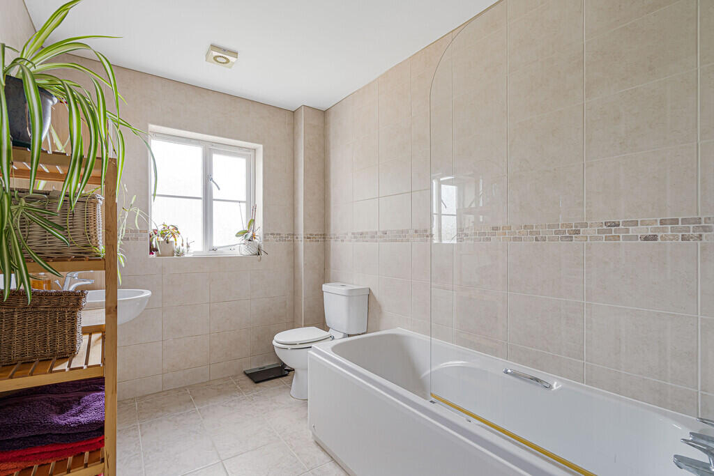 House in Exeter - View 5