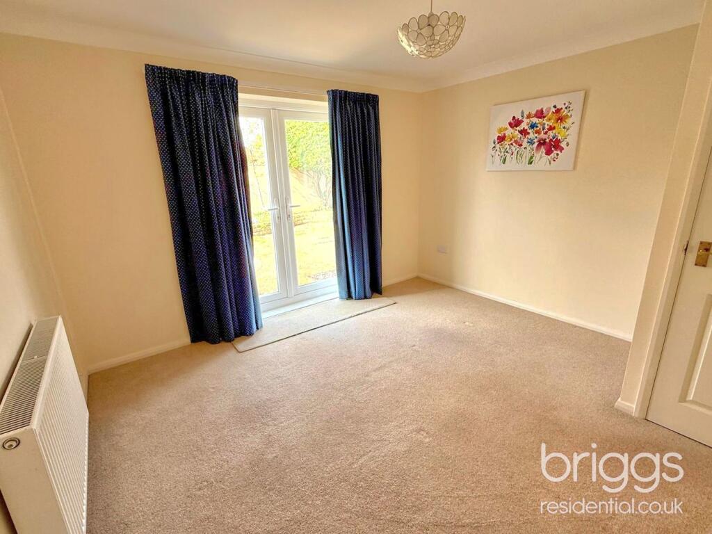 House in South Kesteven, Halfleet, Market Deeping - More