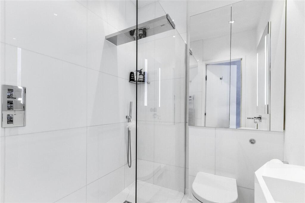 2 bedroom end of terrace house for rent