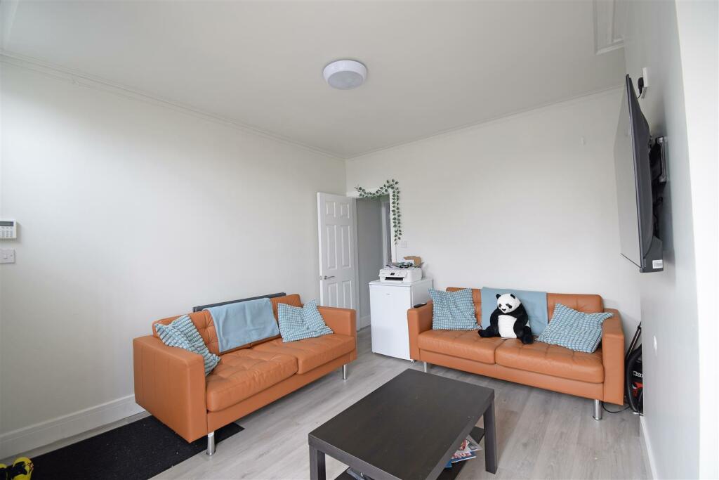 Main image of property: 318 School Road, Sheffield