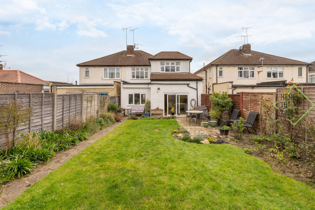 Main image of property: Gallants Farm Road, East Barnet, Barnet, Hertfordshire