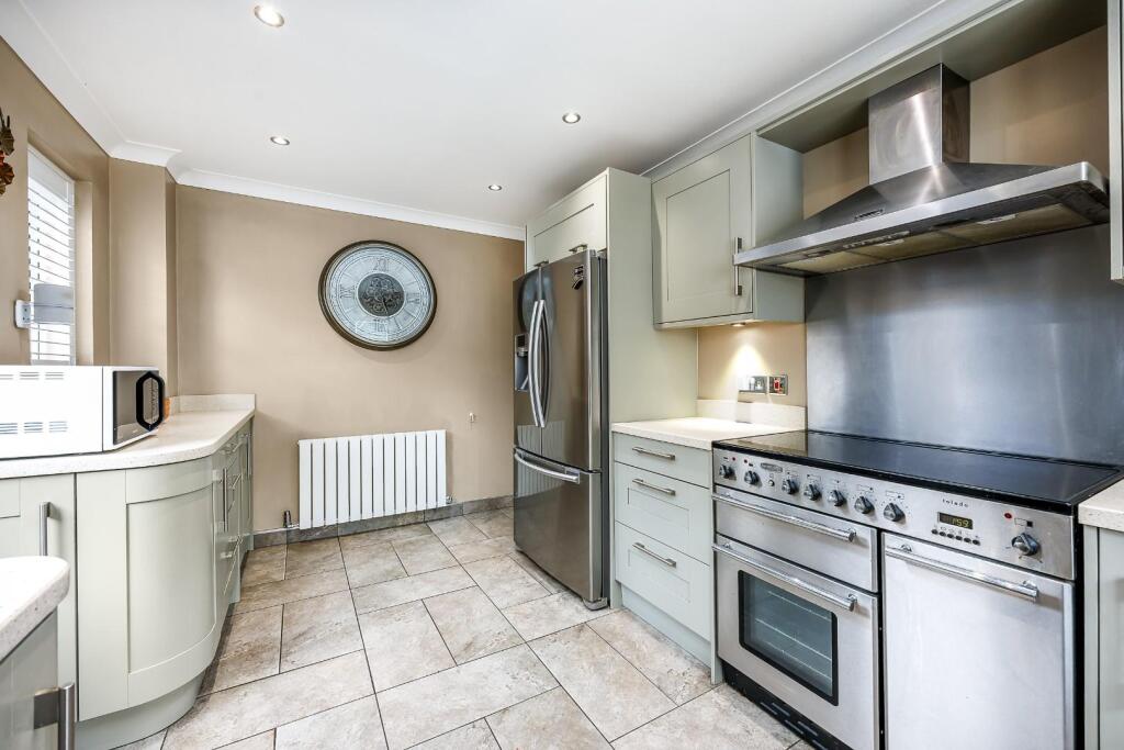 9 Hollesley Avenue photo 4
