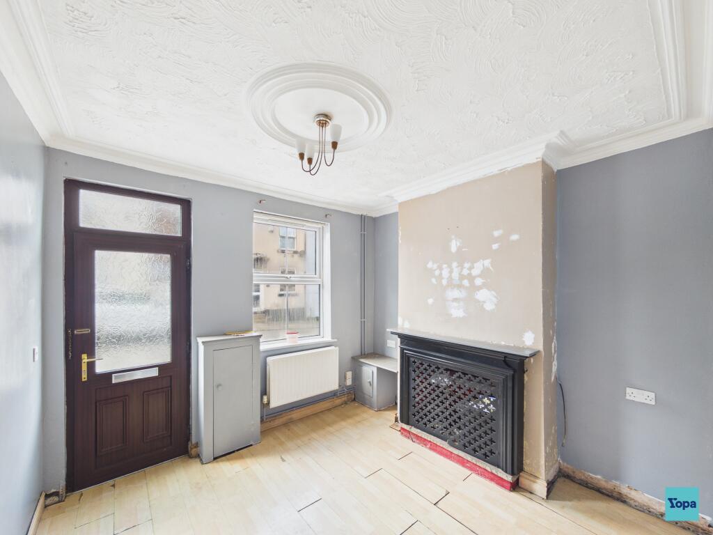 House in Stoke-on-Trent - View 4