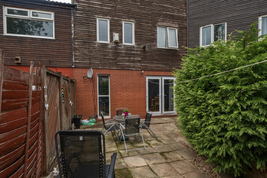 3-bed terraced on Fleetwood Walk, Runcorn, WA7, £110,000