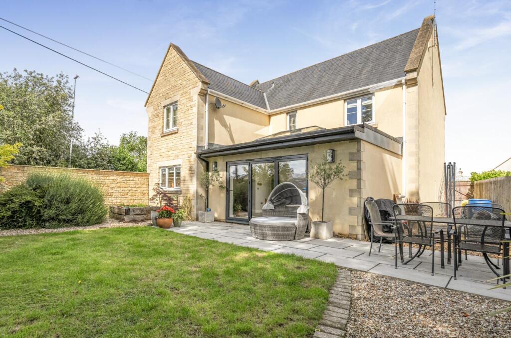Blossom Drive, Corsham photo 4