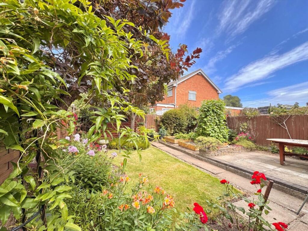 Chapel Lane, Nether Broughton photo 4