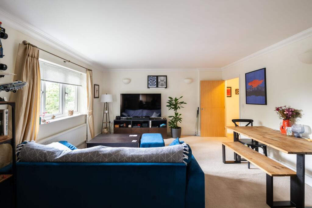 Apartment in Redhill - View 5