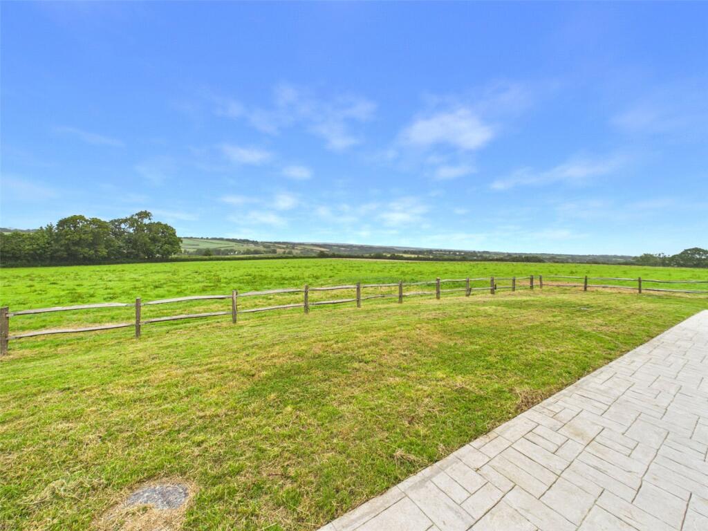 House in Exeter - View 3