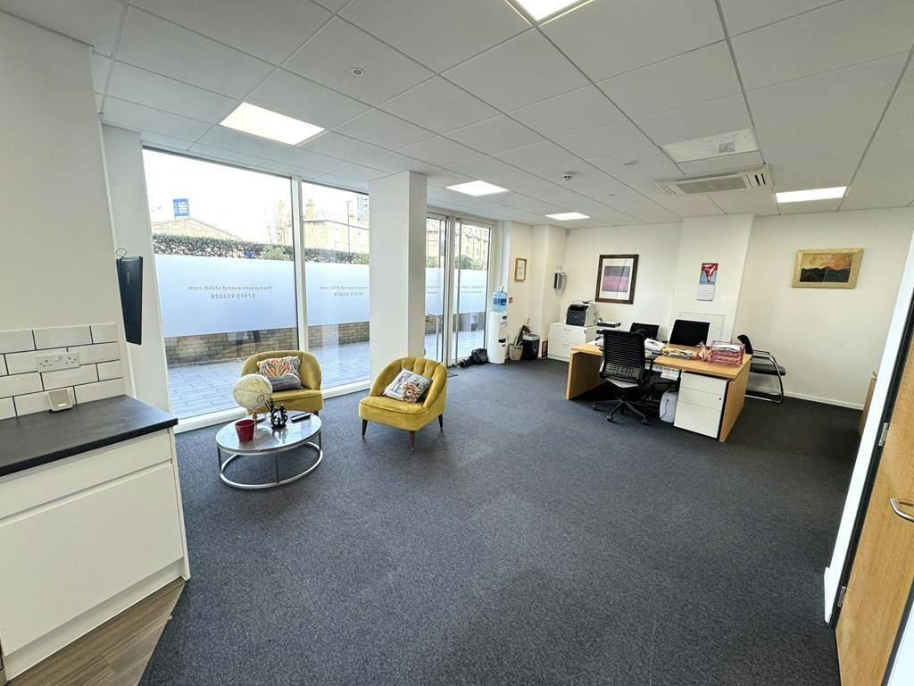 Kew Bridge Unit 2 Brentford 3.jpg