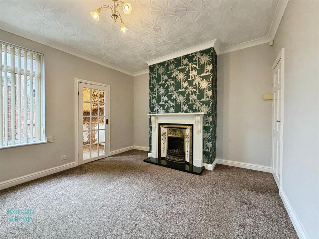 House in Worksop, Gateford - View 5