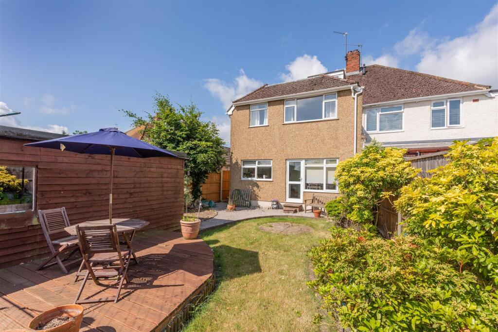 Cookham Road, Maidenhead - More